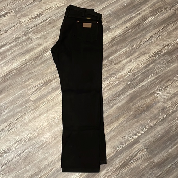 Wranglers Men’s 37x32 13MWZ Cowboy Cut Jeans - Picture 2 of 5